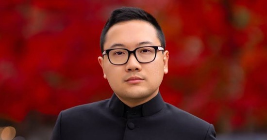 Cutline: Dr. Raoul Carlo (Miggi) F. Angangco conducting the Conductors Chorus at Indiana University during “Sa Inang Bayan” recital (2023).